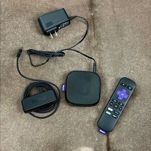 Roku 3 4200X 1080p HD Media Streamer Player Black with Remote and HDMI Cable